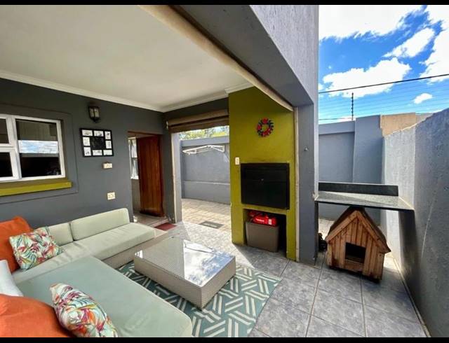 3 BEDROOM HOUSE FOR SALE IN SONNEVELD